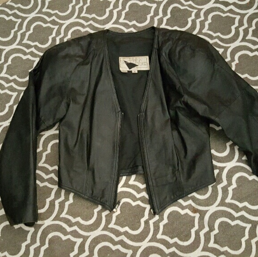 COPY - Vintage Black leather V cut jacket